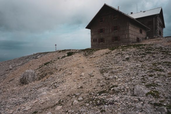 Planika Hütte auf der Wanderung zum Triglav